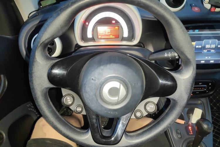 Used smart fortwo 2015 1.0L 52 kW hardtop Dynamic version Steering Wheel