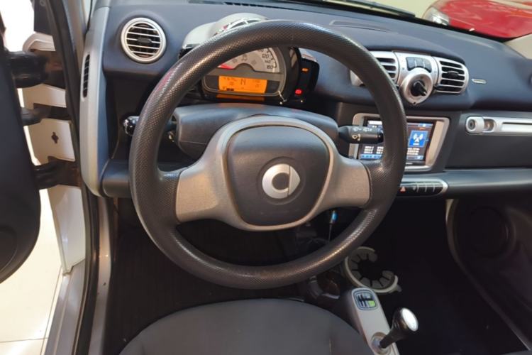 Used smart fortwo 2015 1.0 MHD Comfort Travel Edition Steering Wheel