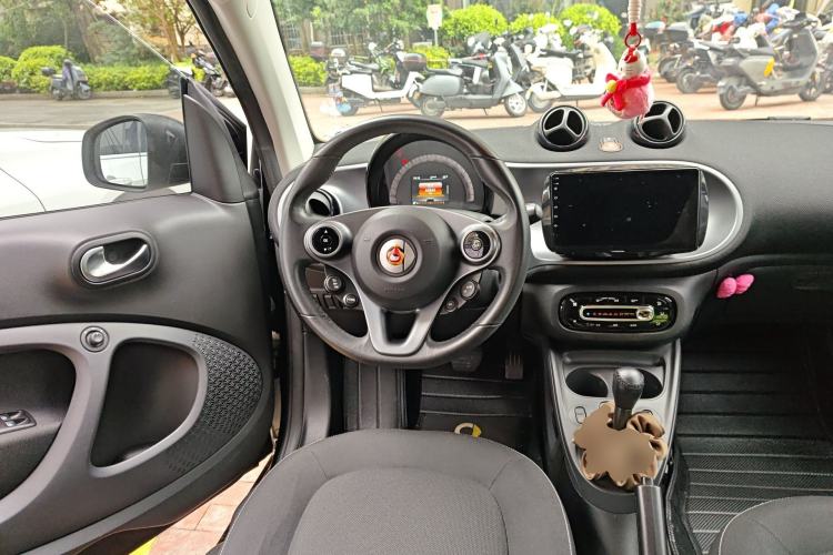 Used smart fortwo 2015 1.0L 52 kW Hardtop Passion Edition Steering Wheel