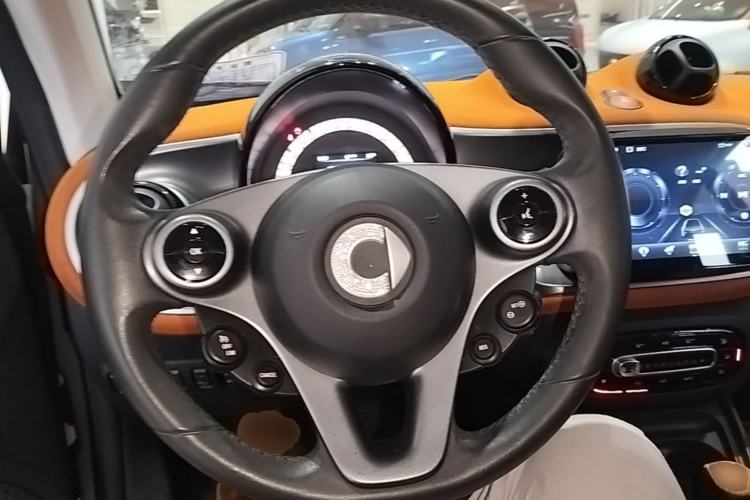Used smart fortwo 2015 1.0L 52 kW Hardtop Passion Edition Steering Wheel
