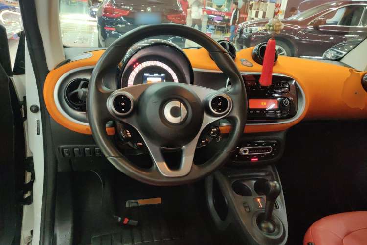 Used smart fortwo 2015 1.0L 52 kW Hardtop Passion Edition Steering Wheel