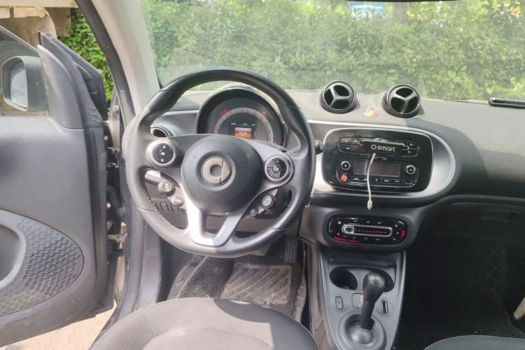 Used smart fortwo 2015 1.0L 52 kW Hardtop Passion Edition Steering Wheel