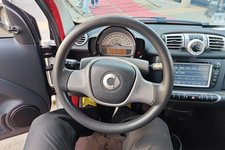 Used smart fortwo 2015 1.0 MHD Comfort Travel Edition Steering Wheel