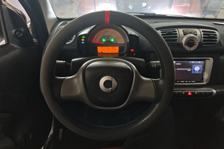 Used smart fortwo 2015 1.0 MHD Comfort Travel Edition Steering Wheel
