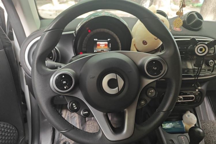 Used smart fortwo 2015 1.0L 52 kW Hardtop Passion Edition Steering Wheel
