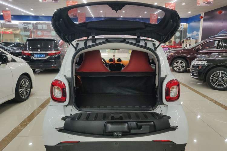 Used smart fortwo 2015 1.0L 52 kW Hardtop Passion Edition Trunk