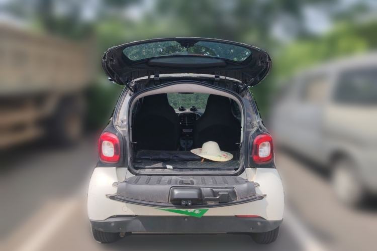 Used smart fortwo 2015 1.0L 52 kW Hardtop Passion Edition Trunk