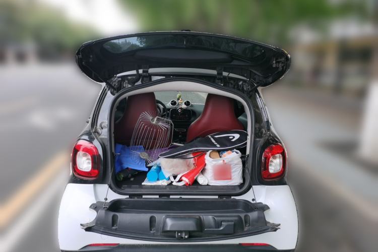 Used smart fortwo 2015 1.0L 52 kW hardtop Dynamic version Trunk