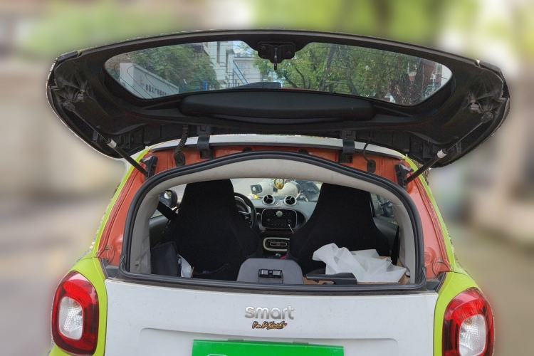 Used smart fortwo 2015 1.0L 52 kW hardtop Dynamic version Trunk