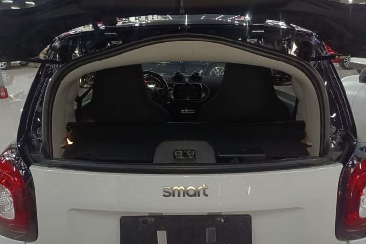 Used smart fortwo 2015 1.0L 52 kW Hardtop Passion Edition Trunk