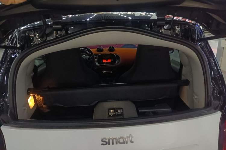 Used smart fortwo 2015 1.0L 52 kW Hardtop Passion Edition Trunk