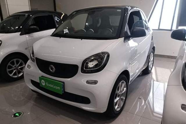 Used smart fortwo 2015 1.0L 52 kW hardtop Dynamic version
