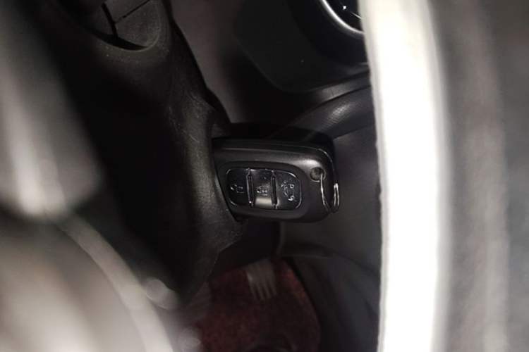 Used smart fortwo 2015 1.0L 52 kW hardtop Dynamic version Vehicle Key