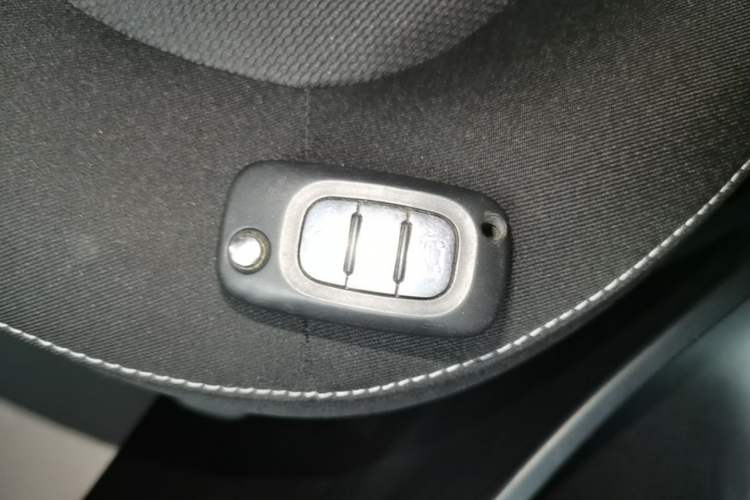 Used smart fortwo 2015 1.0L 52 kW Hardtop Passion Edition Vehicle Key