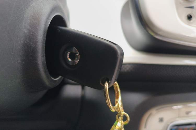 Used smart fortwo 2015 1.0L 52 kW Hardtop Passion Edition Vehicle Key