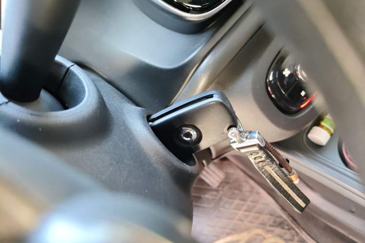 Used smart fortwo 2015 1.0L 52 kW hardtop Dynamic version Vehicle Key