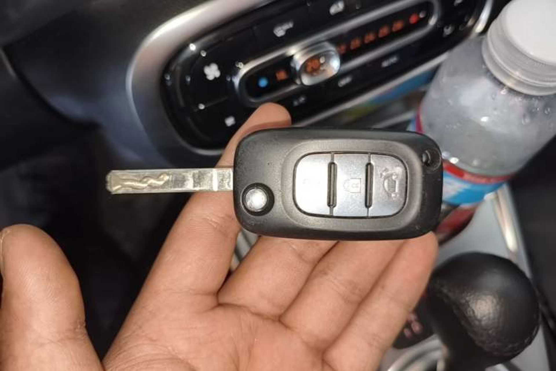 Used smart fortwo 2015 1.0L 52 kW hardtop Dynamic version Vehicle Key