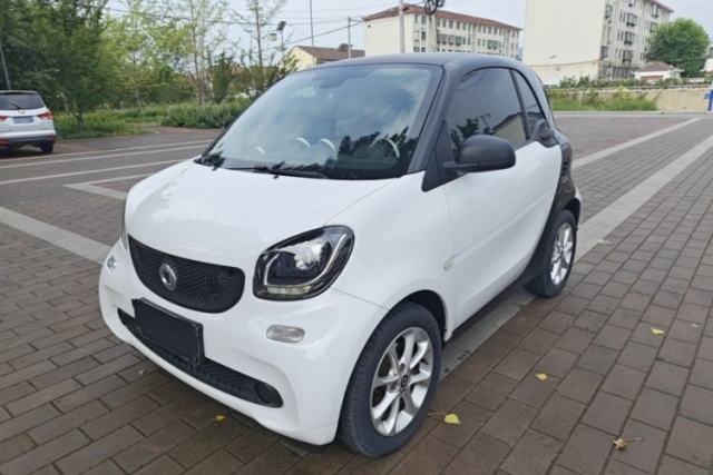 Used smart fortwo 2015 1.0L 52 kW hardtop Dynamic version