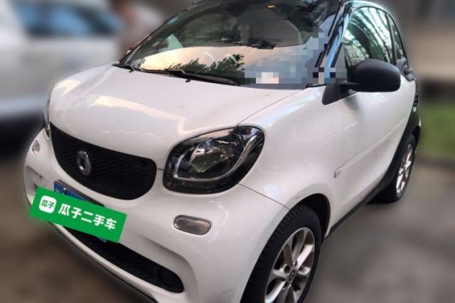 Used smart fortwo 2015 1.0L 52 kW hardtop Dynamic version