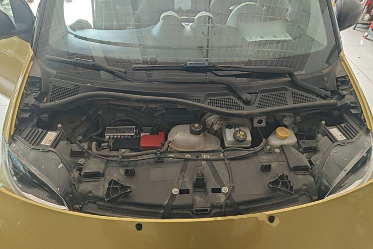 Used smart fortwo 2015 1.0L 52 kW hardtop Dynamic version Engine Bay