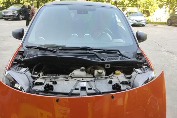 Used smart fortwo 2015 1.0L 52 kW hardtop Dynamic version Engine Bay