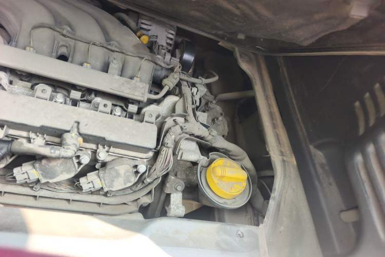 Used smart fortwo 2015 1.0L 52 kW hardtop Dynamic version Engine Bay Left