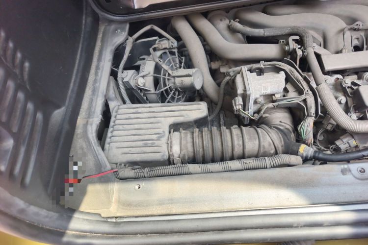 Used smart fortwo 2015 1.0L 52 kW hardtop Dynamic version Engine Bay Right
