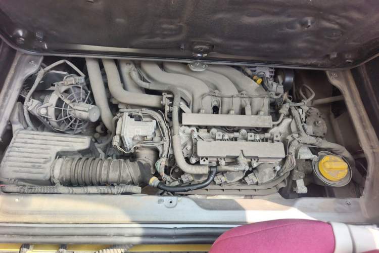 Used smart fortwo 2015 1.0L 52 kW hardtop Dynamic version Engine Bay
