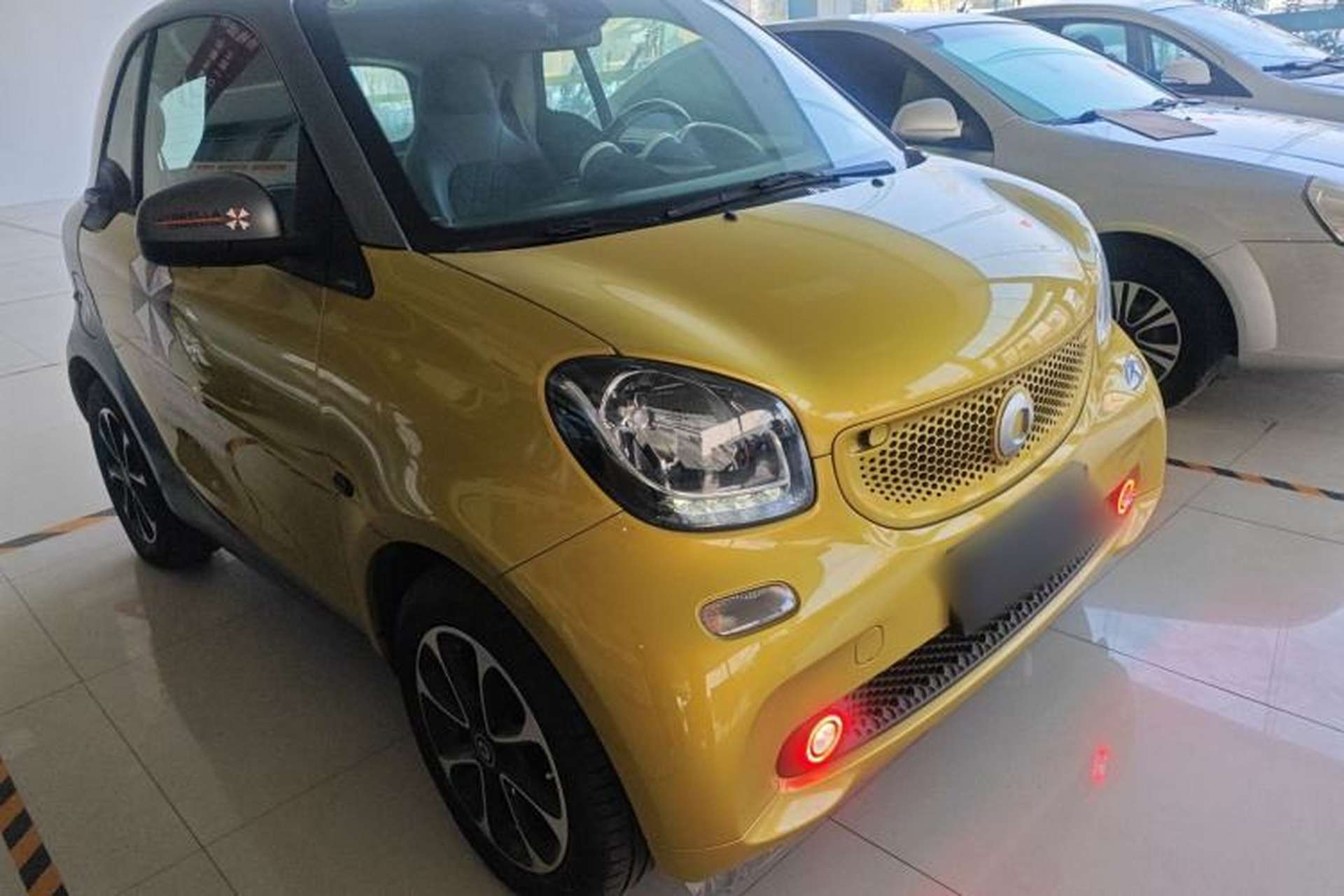 Used smart fortwo 2015 1.0L 52 kW Hardtop Passion Edition Exterior 1