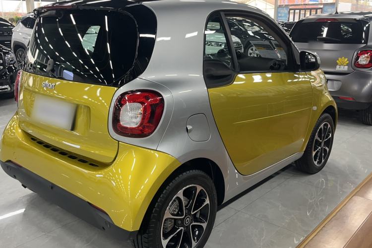 Used smart fortwo 2015 1.0L 52 kW Hardtop Passion Edition Exterior 3