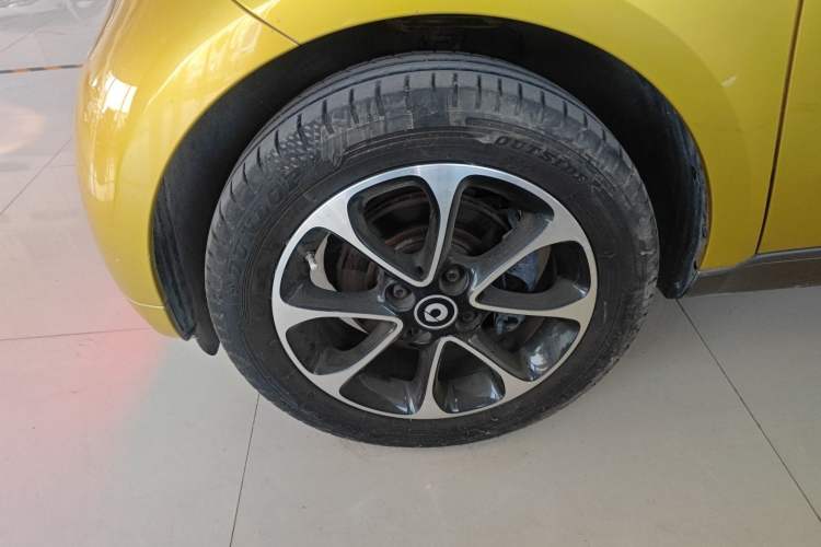 Used smart fortwo 2015 1.0L 52 kW Hardtop Passion Edition Exterior 3