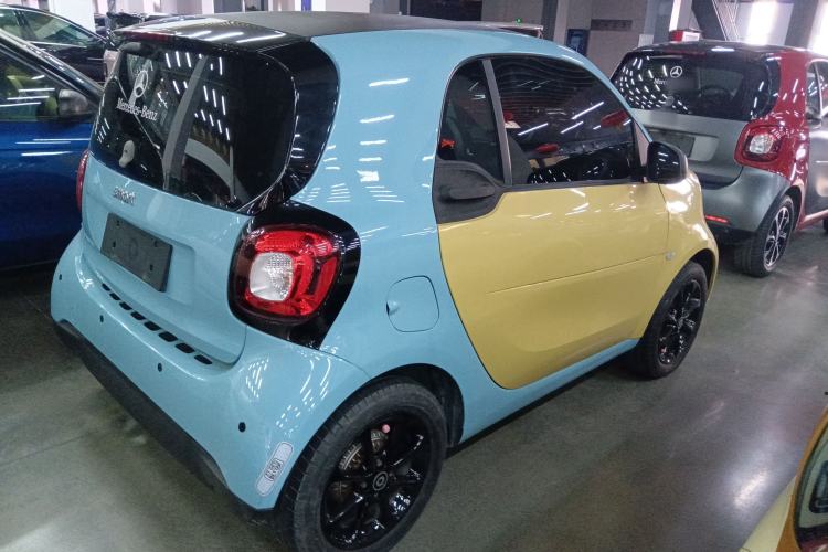 Used smart fortwo 2015 1.0L 52 kW hardtop Dynamic version Exterior 5