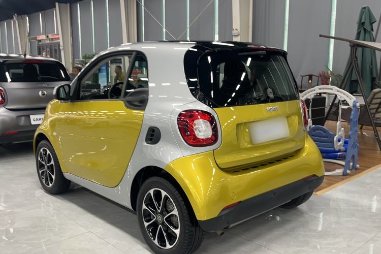 Used smart fortwo 2015 1.0L 52 kW Hardtop Passion Edition Exterior 5
