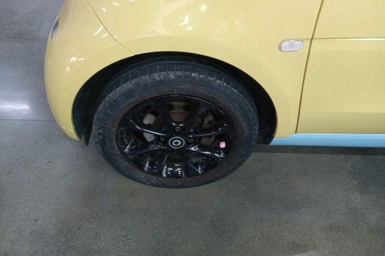 Used smart fortwo 2015 1.0L 52 kW hardtop Dynamic version Exterior 7