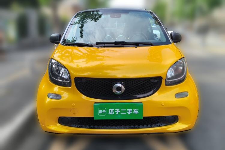 Used smart fortwo 2015 1.0L 52 kW hardtop Dynamic version Front