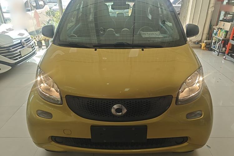 Used smart fortwo 2015 1.0L 52 kW hardtop Dynamic version Front