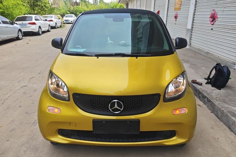 Used smart fortwo 2015 1.0L 52 kW hardtop Dynamic version Front