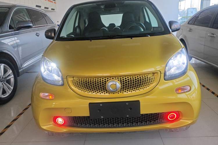 Used smart fortwo 2015 1.0L 52 kW Hardtop Passion Edition Front