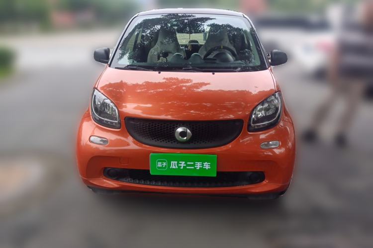 Used smart fortwo 2015 1.0L 52 kW hardtop Dynamic version Front