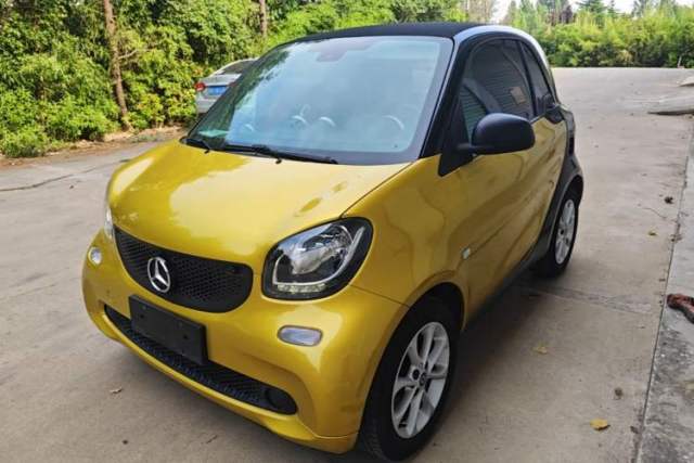 Used smart fortwo 2015 1.0L 52 kW hardtop Dynamic version