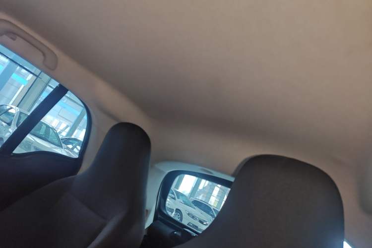 Used smart fortwo 2015 1.0L 52 kW hardtop Dynamic version Headliner