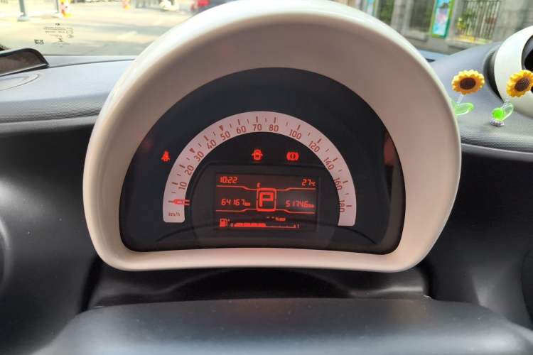 Used smart fortwo 2015 1.0L 52 kW hardtop Dynamic version Instrument Cluster
