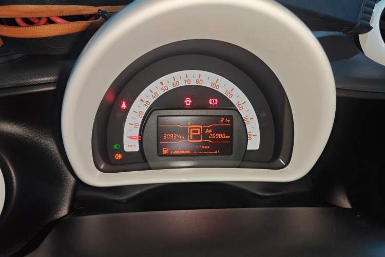 Used smart fortwo 2015 1.0L 52 kW hardtop Dynamic version Instrument Cluster