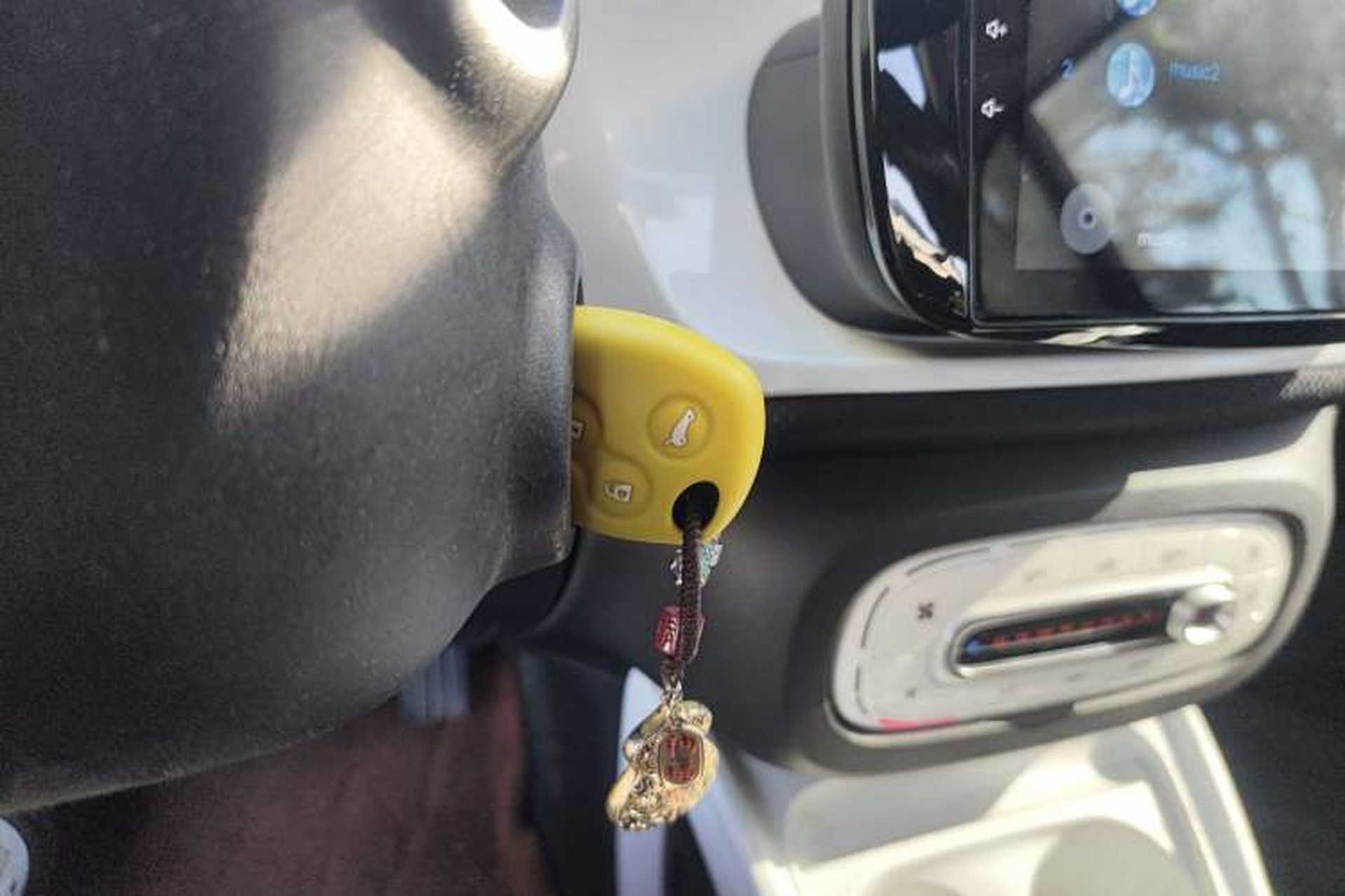 Used smart fortwo 2015 1.0L 52 kW Hardtop Passion Edition Interior 1