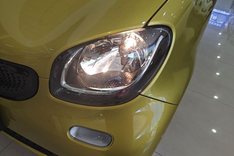 Used smart fortwo 2015 1.0L 52 kW Hardtop Passion Edition Left Front Headlight