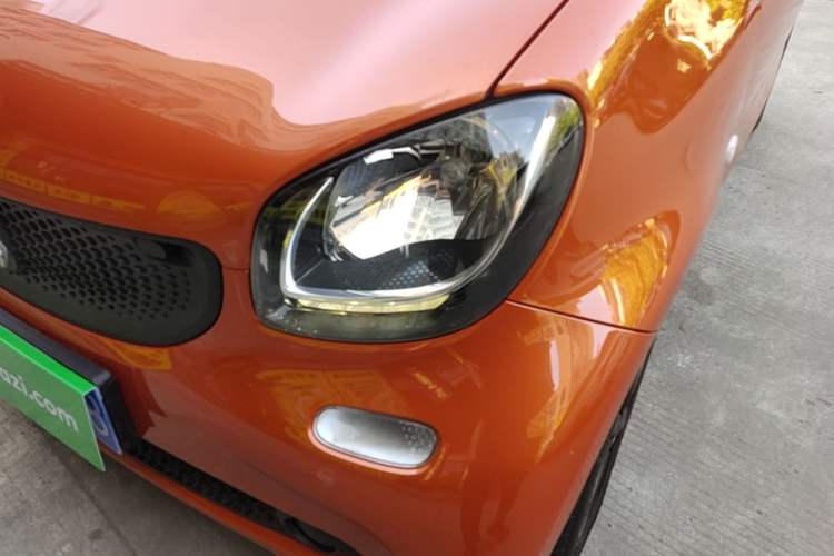 Used smart fortwo 2015 1.0L 52 kW hardtop Dynamic version Left Front Headlight
