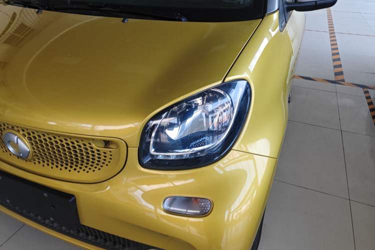 Used smart fortwo 2015 1.0L 52 kW Hardtop Passion Edition Left Front Headlight