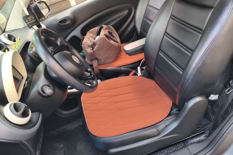 Used smart fortwo 2015 1.0L 52 kW hardtop Dynamic version Left Front Seat