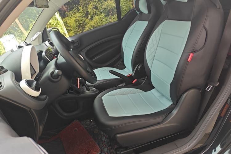 Used smart fortwo 2015 1.0L 52 kW hardtop Dynamic version Left Front Seat