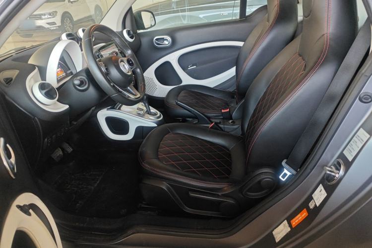 Used smart fortwo 2015 1.0L 52 kW Hardtop Passion Edition Left Front Seat